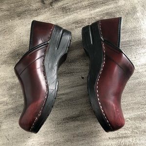 Dansko professional burgundy clogs size 38